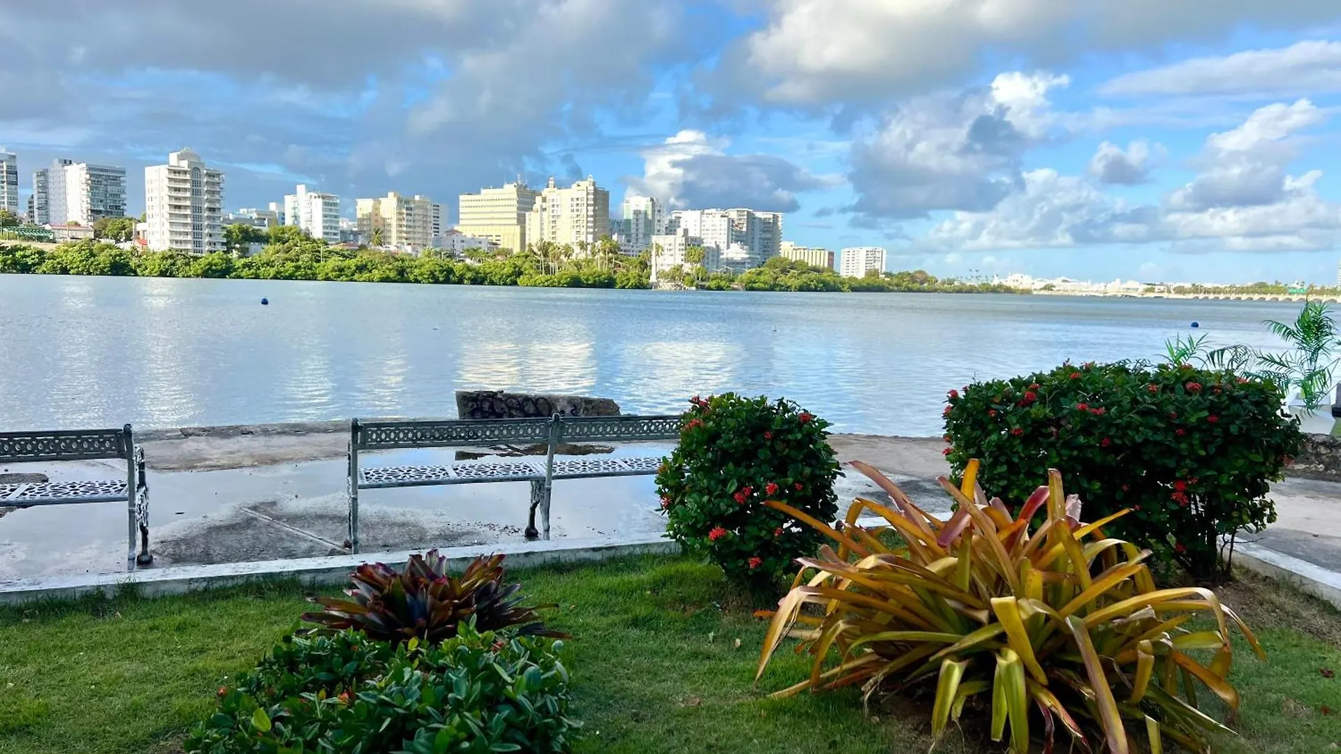 Apartment At Heart Of Condado With Front View Terrace San Juan